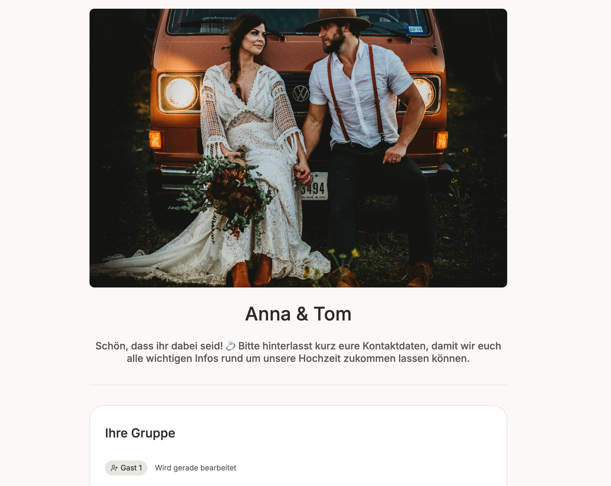 Vorschau einer Gäste-Link-Seite mit Hochzeitsfoto, die ein Paar an seine Gäste verschickt